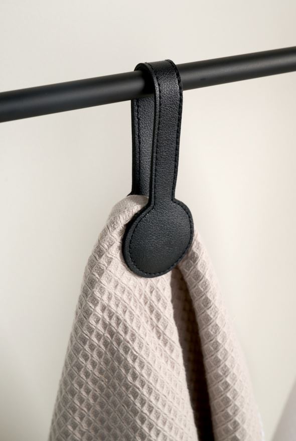 Rätik ripub must - 2