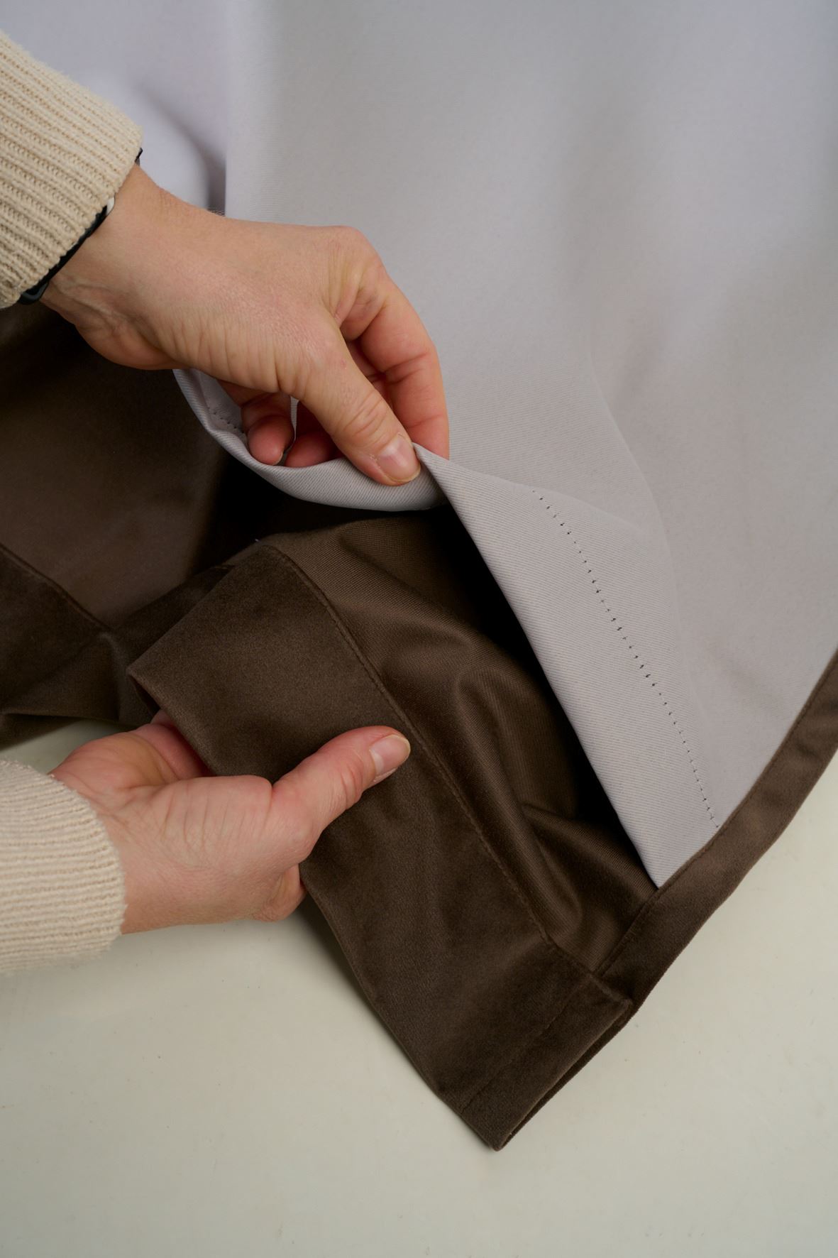 Pimendav kardin tumepruun - 5