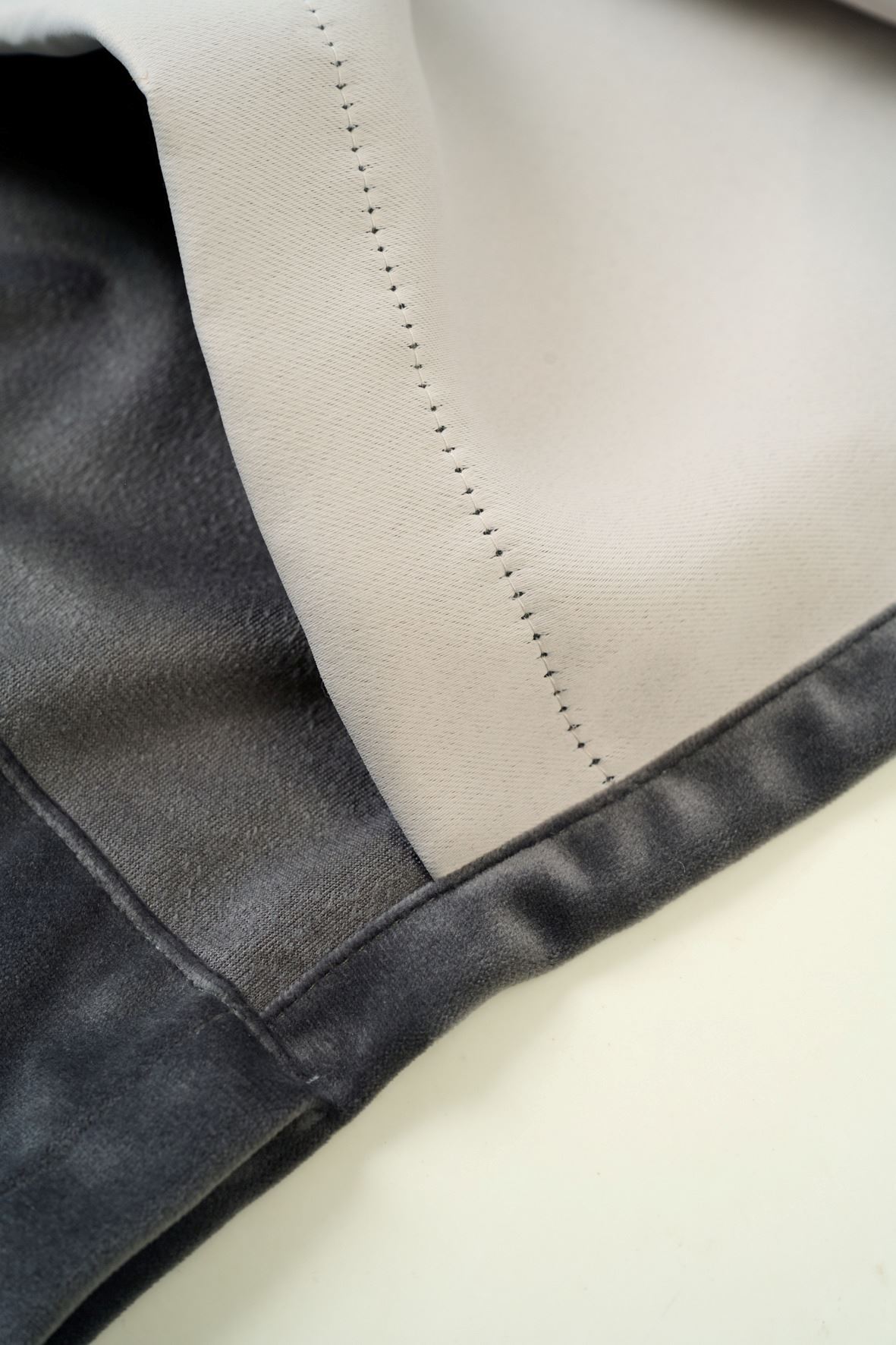 Pimendav kardin hall - 5