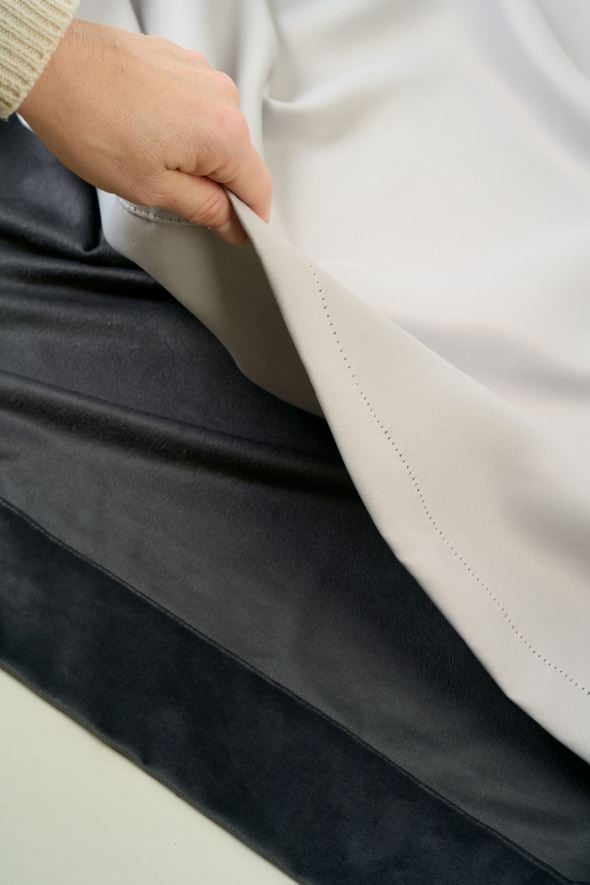 Pimendav kardin hall - 3