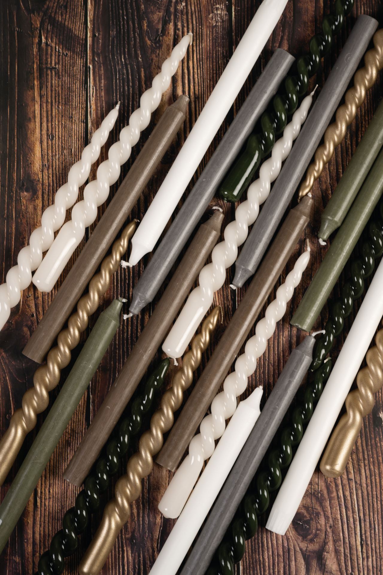 Krooniküünal must - 2