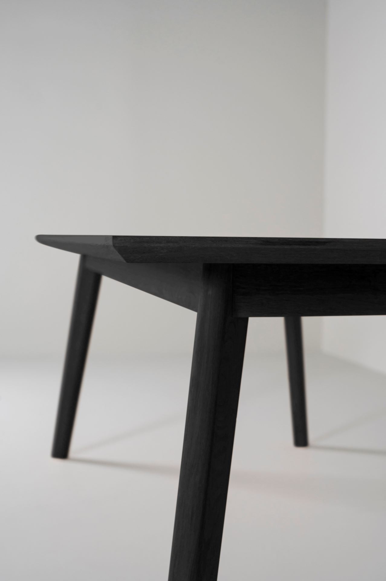 Söögilaud must - 4