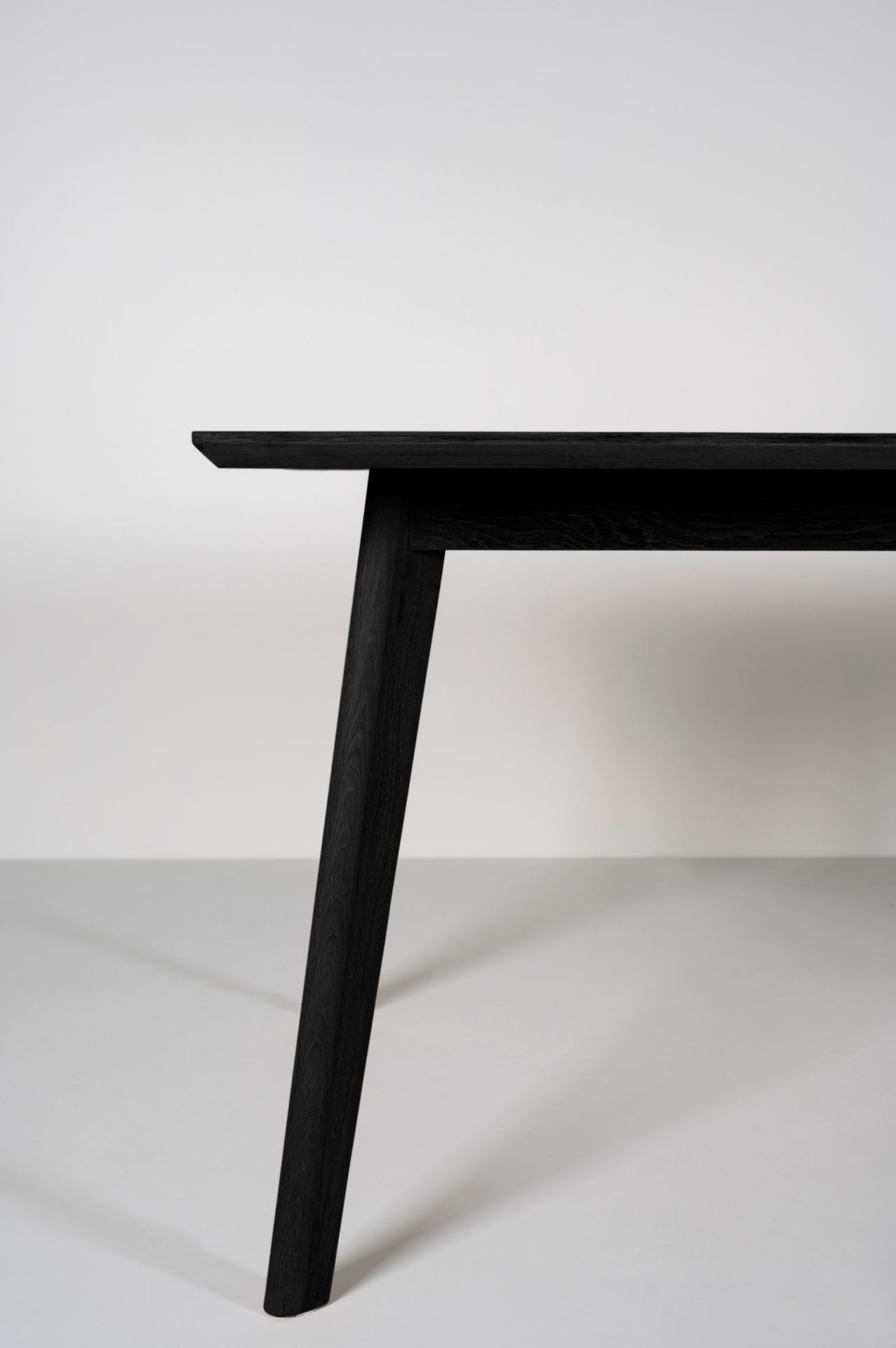 Söögilaud must - 3