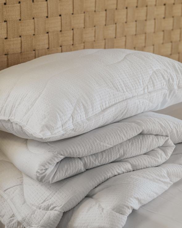 Jahe sünteetiline tekk ja padi valge - 2