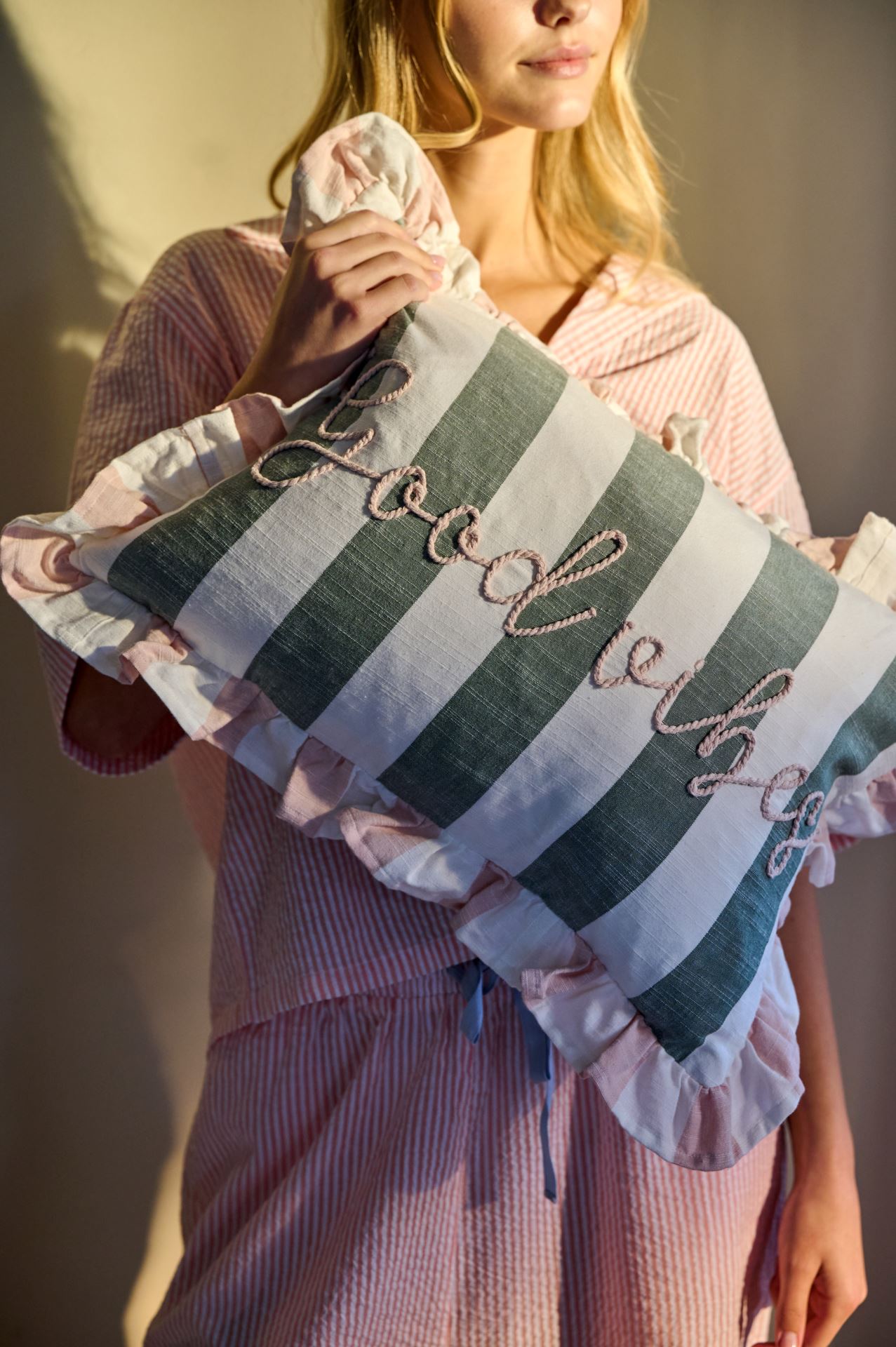 Dekoratiivpadi mitmevärviline - 2