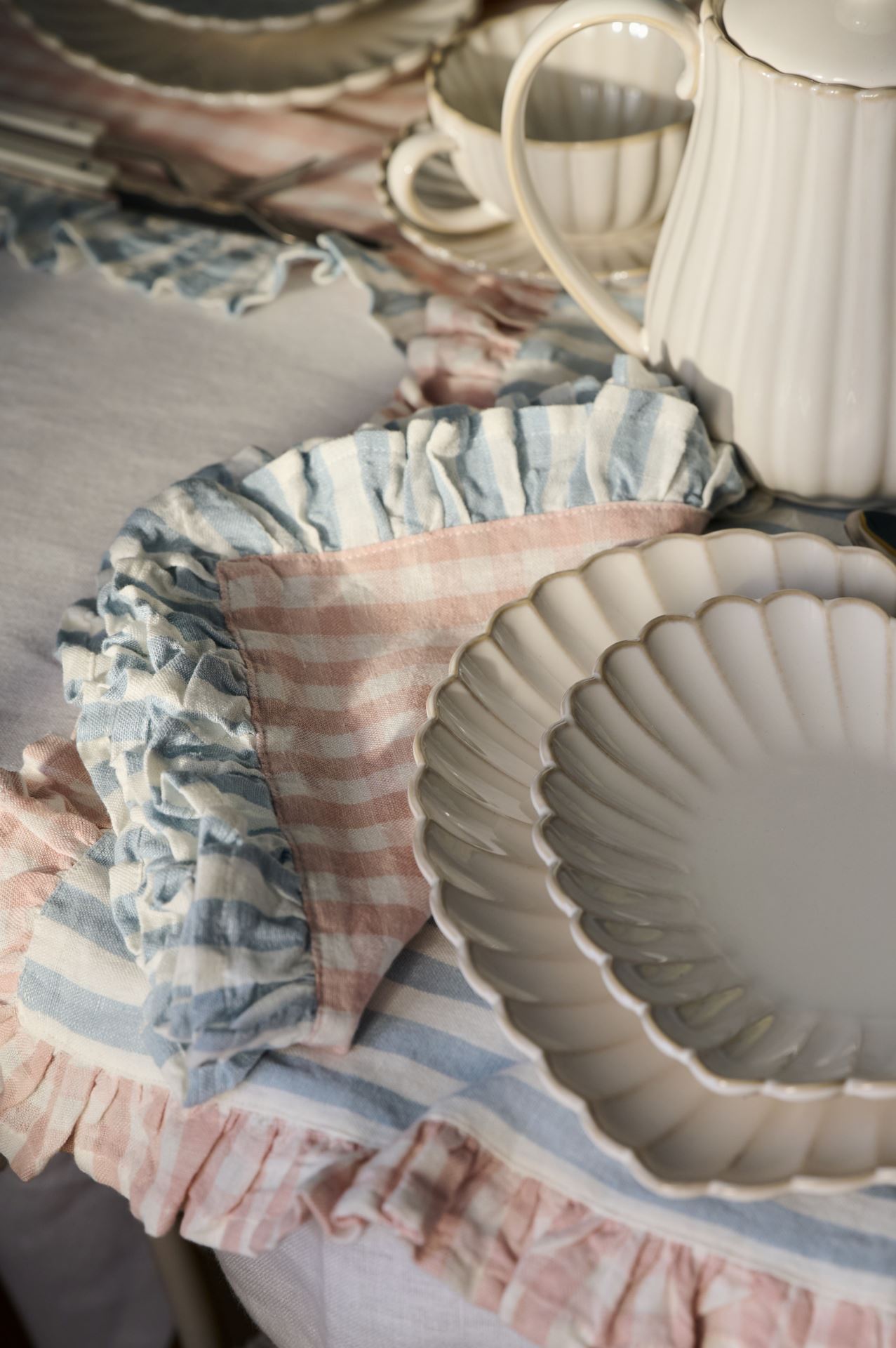 Südamekujuline taldrik valge - 2