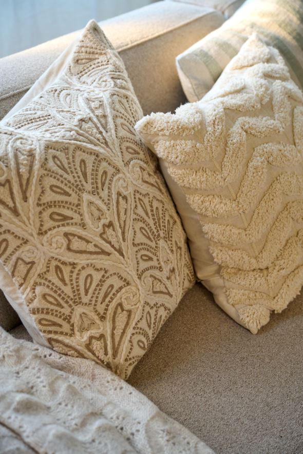 Dekoratiivpadja kate loodusvalge - 2