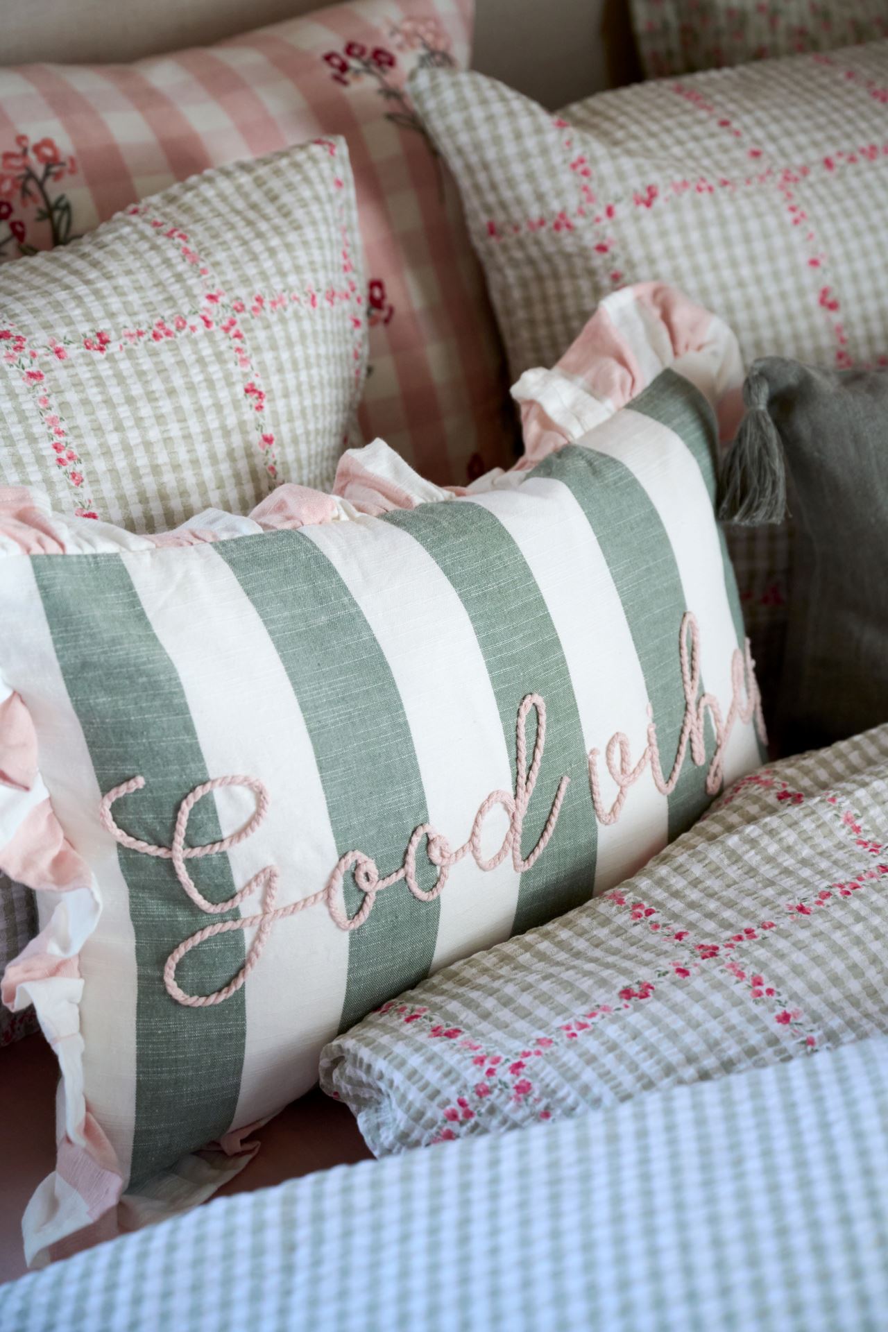 Dekoratiivpadi mitmevärviline - 4