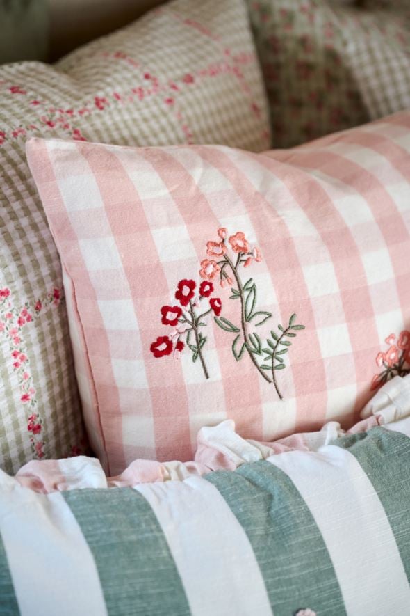 Dekoratiivpadi mitmevärviline - 2