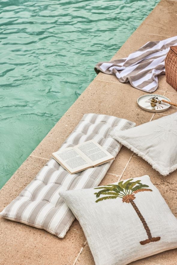 Toolipadi mitmevärviline/beez - 2