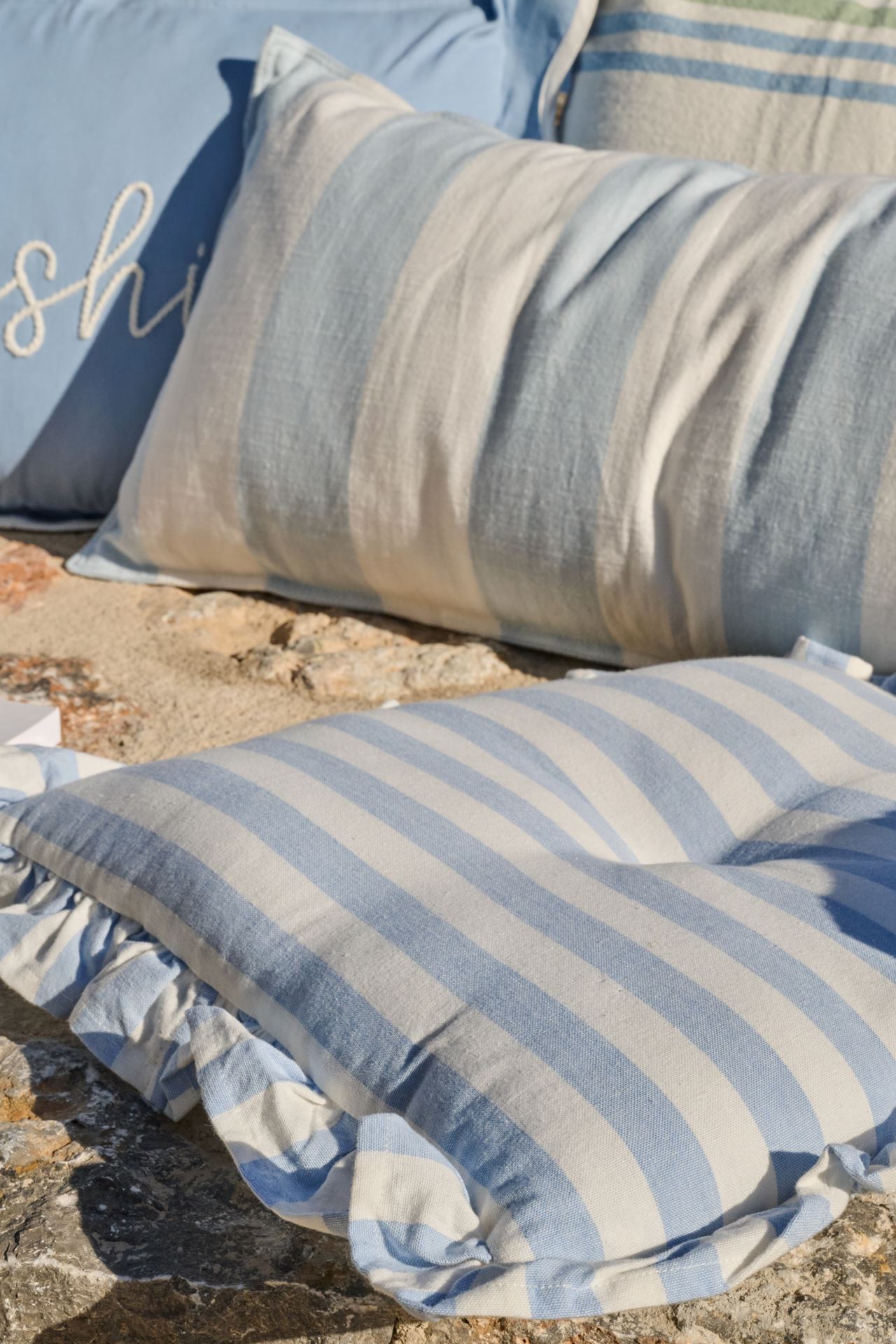 Dekoratiivpadi taevasinine - 2