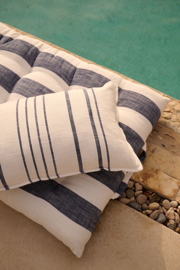 Dekoratiivpadi tumesinine - 2