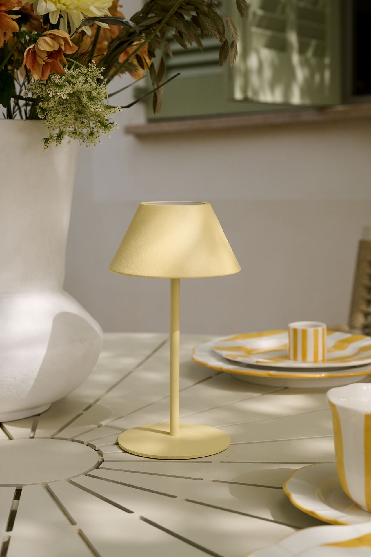 Patareitoitel valgusti hele kollane - 6