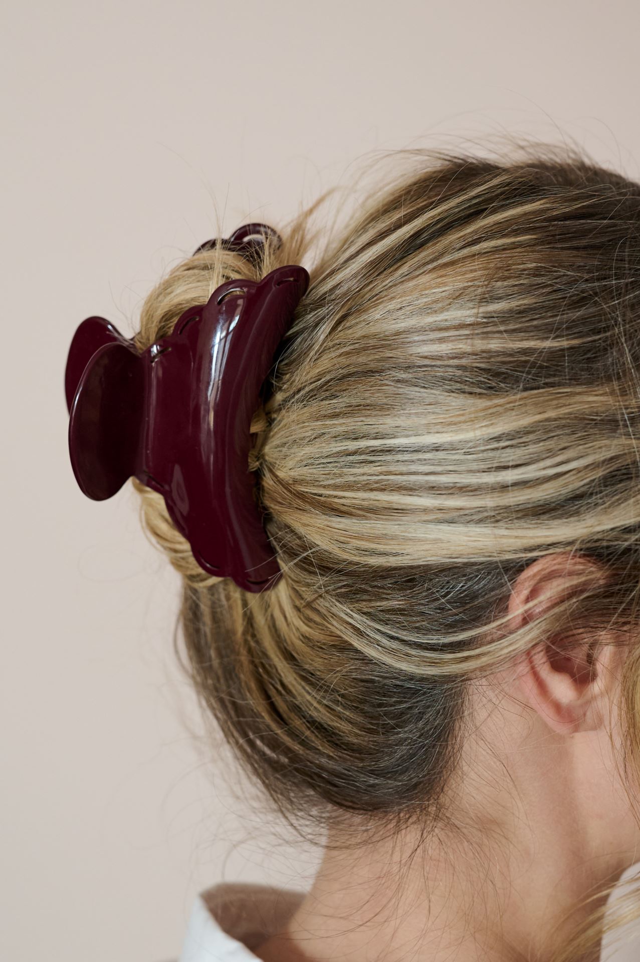 Juukseklamber tumepunane - 2