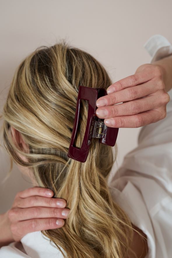 Juukseklamber tumepunane - 2