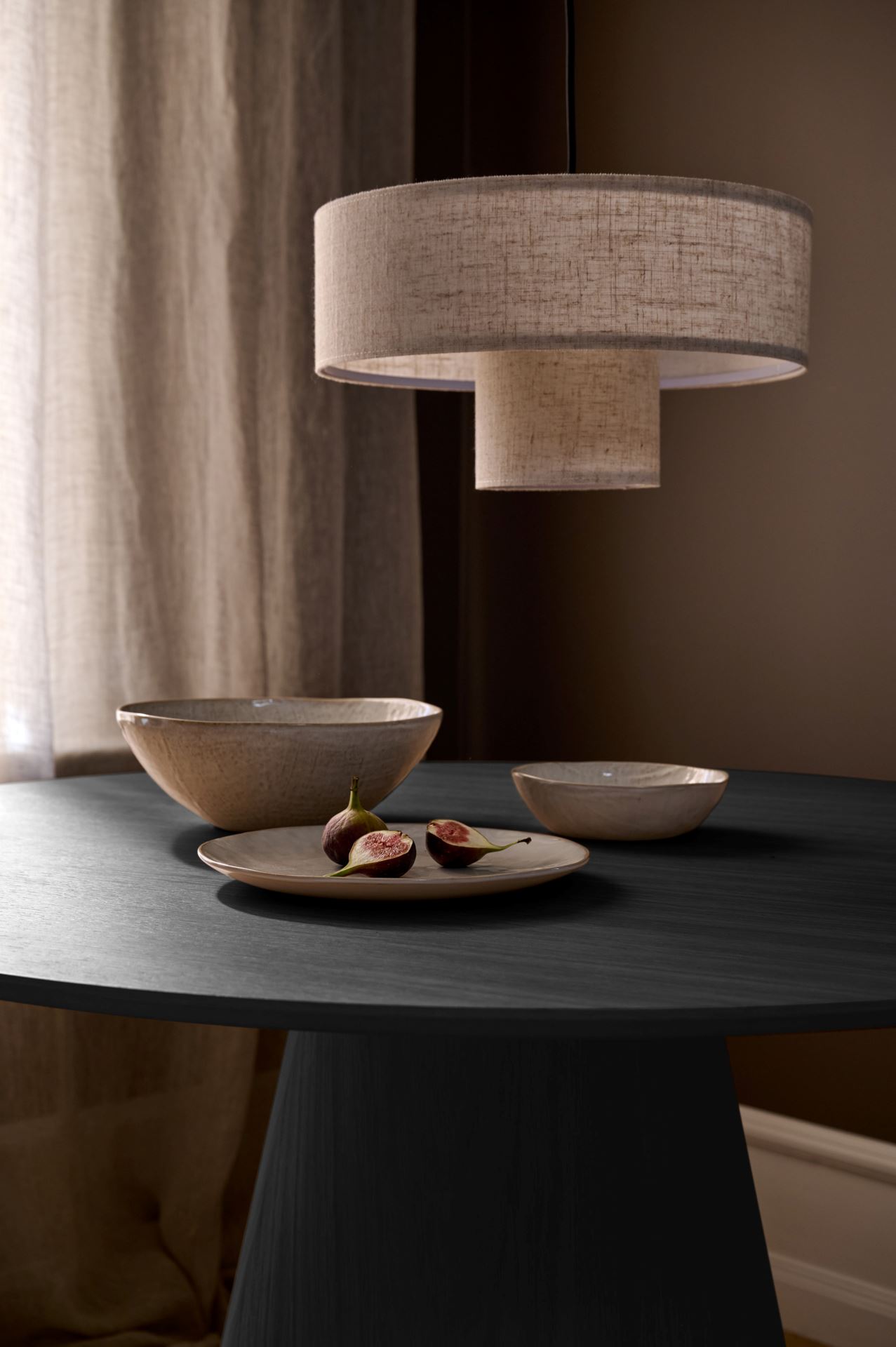 Söögilaud must - 5