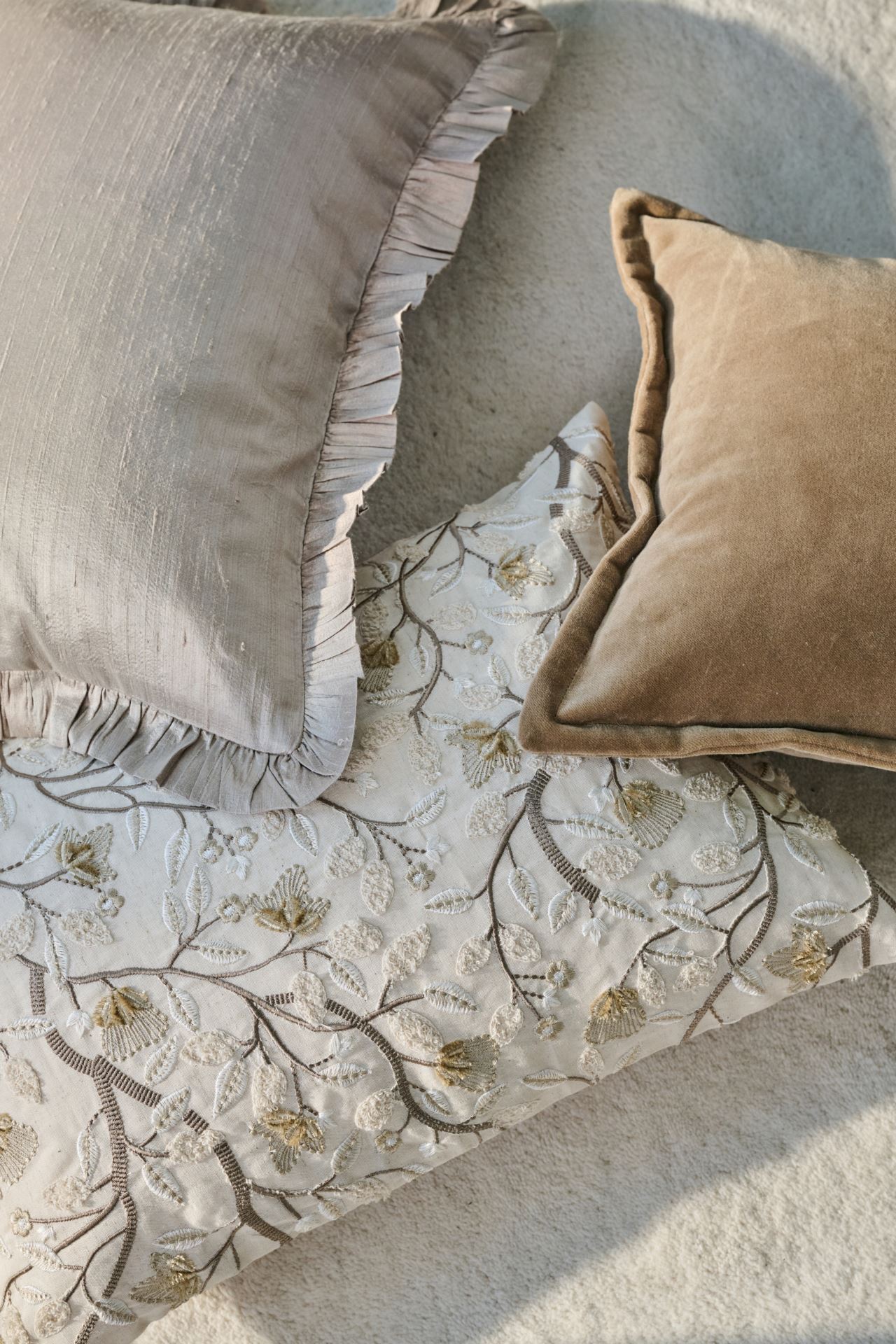 Dekoratiivpadja kate hallikaspruun - 2