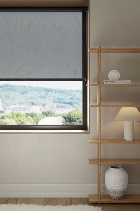 Ekraan rulookardin tumehall - 2