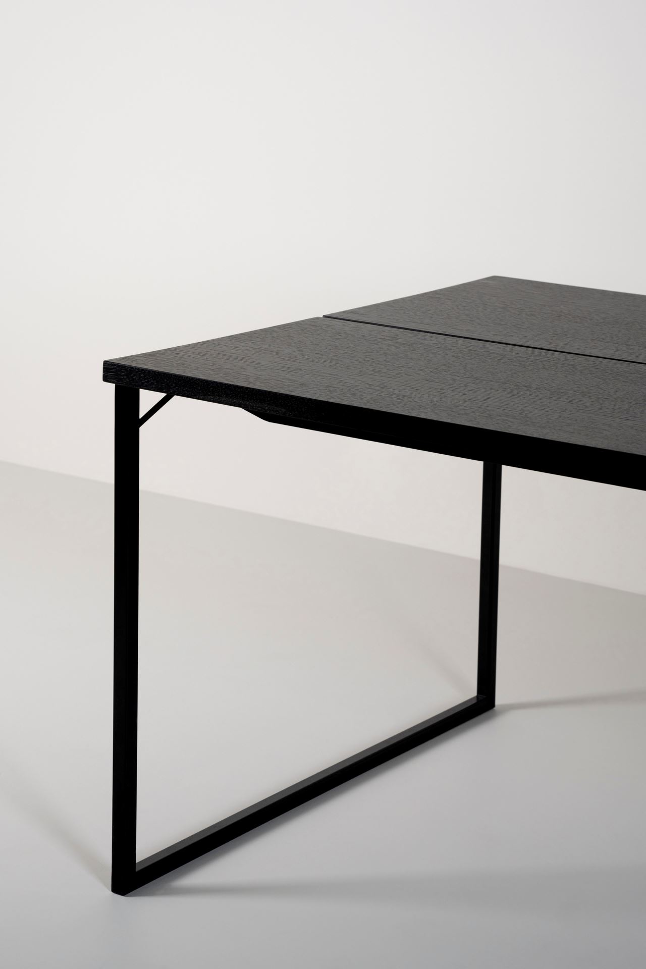 Söögilaud must - 3