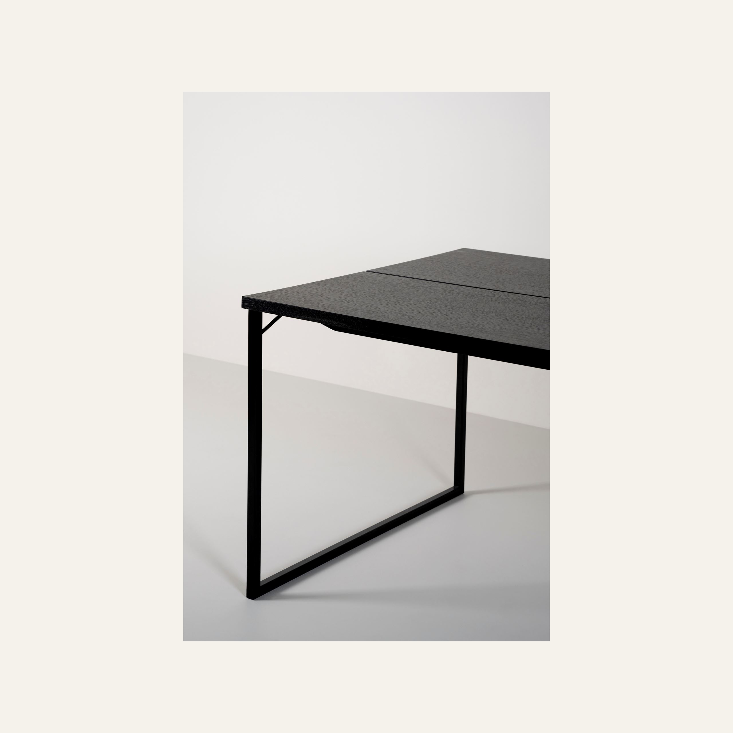 Söögilaud must - 3