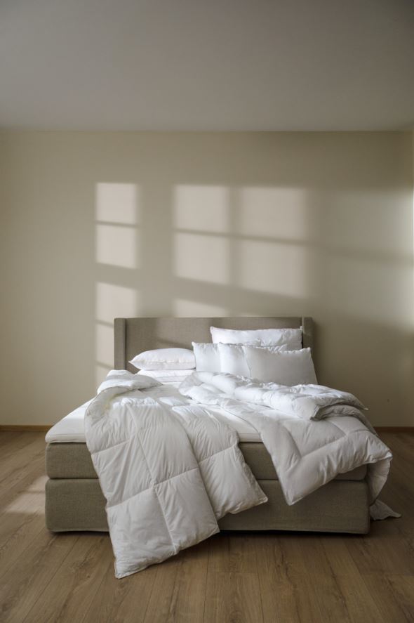 Keskmise soojusega sünteetiline tekk valge - 4