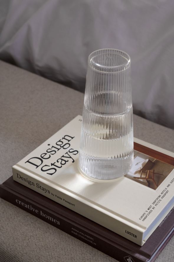 Veekarahvin läbipaistev - 4