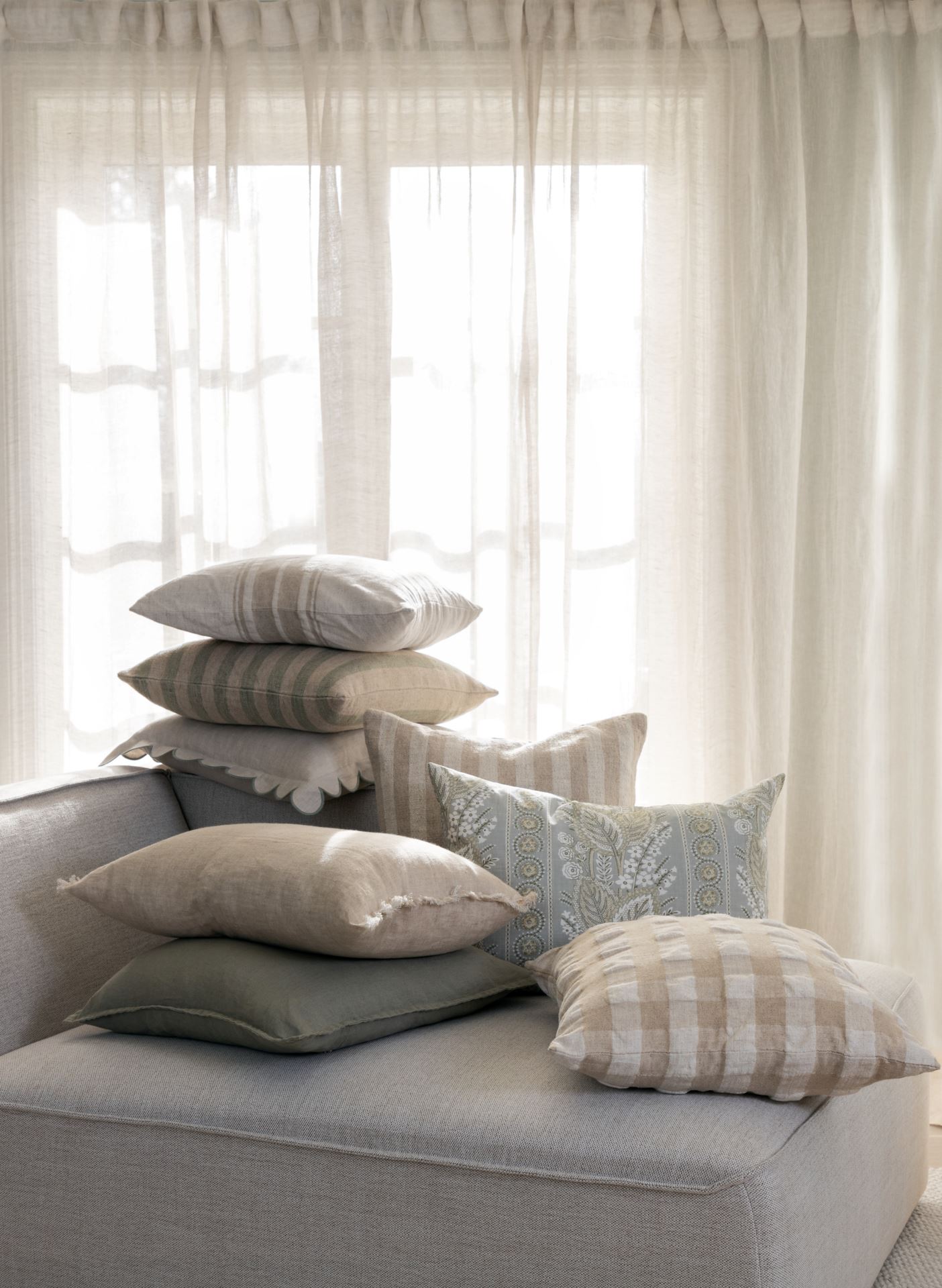 Dekoratiivpadja kate heleroheline - 2