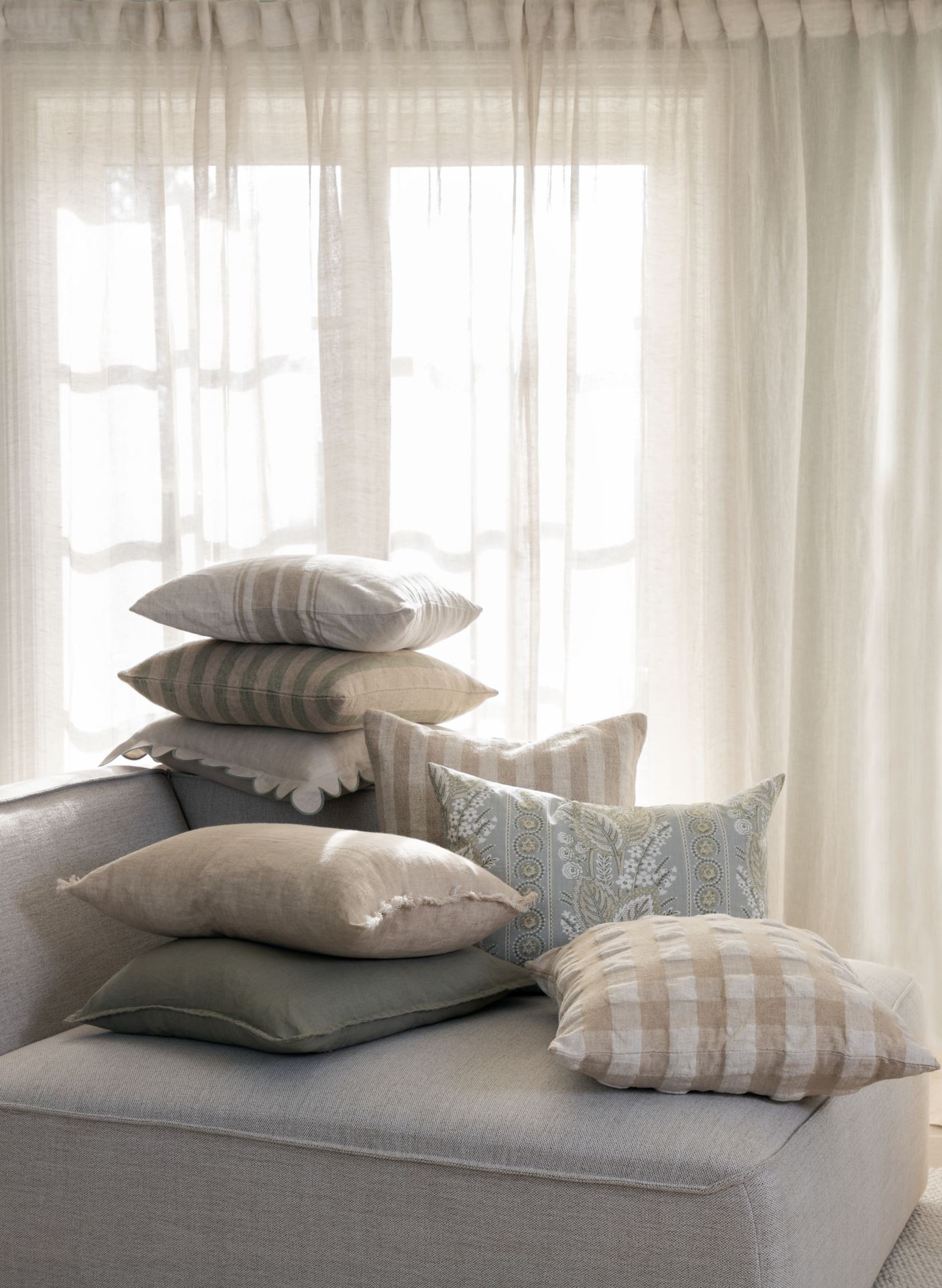 Dekoratiivpadja kate heleroheline - 2