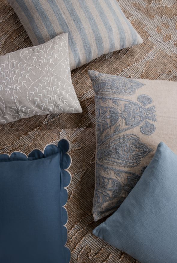 Dekoratiivpadja kate hele sinine - 2