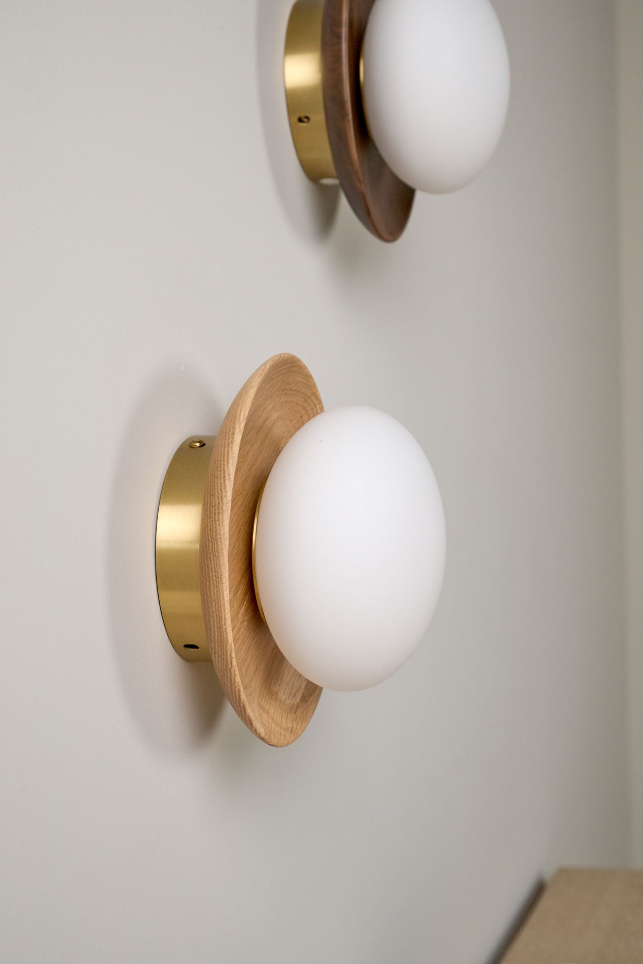 Seinavalgusti naturaalne toon - 2