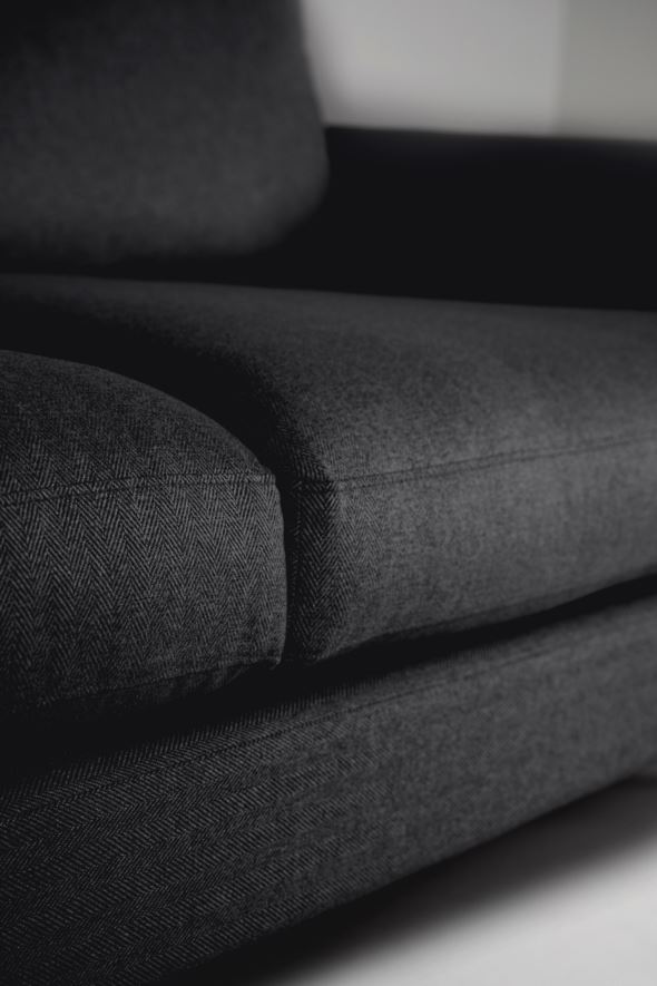 3-kohaline diivan must - 6