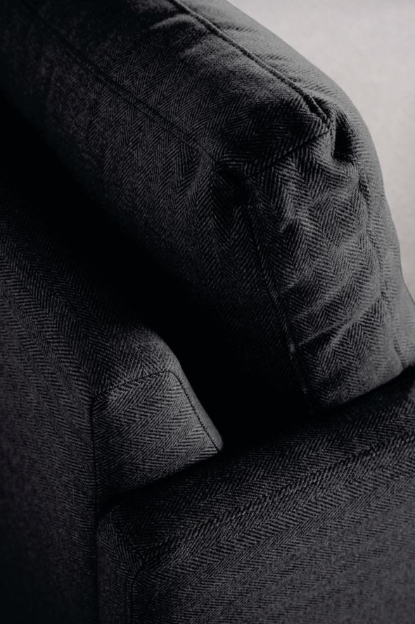 3-kohaline diivan must - 9