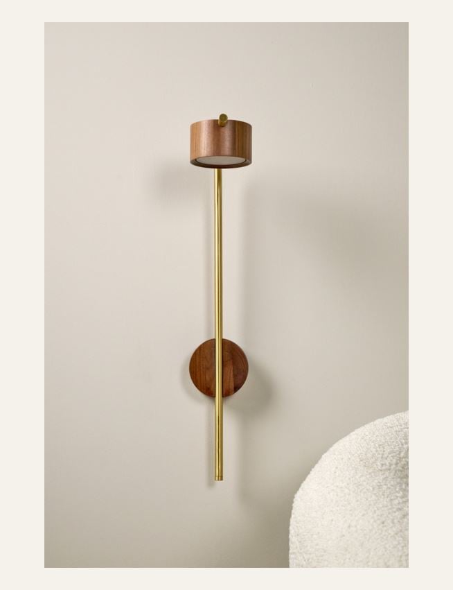 Seinavalgusti pruun - 2