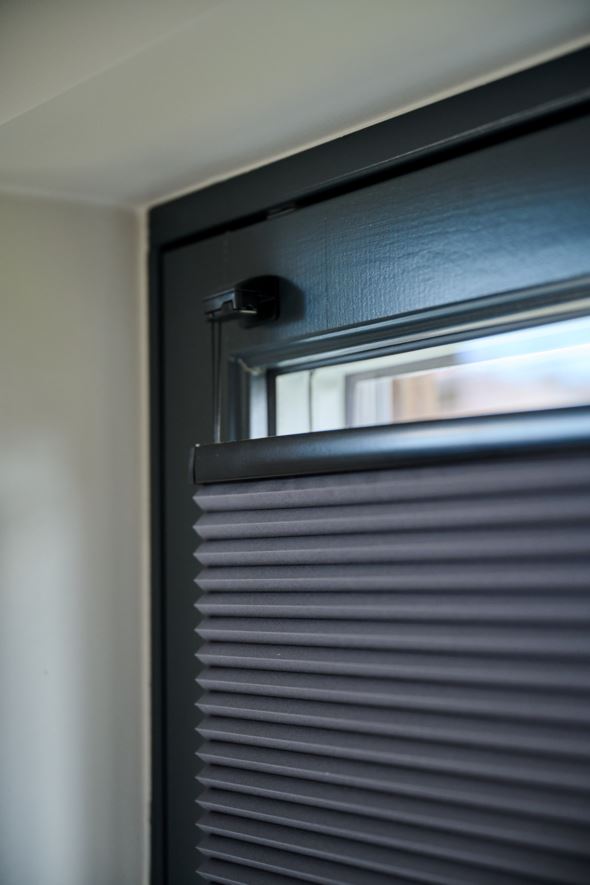 Premium ülalt-alt avanev voldikkardin 25 mm mitmevärviline - 3