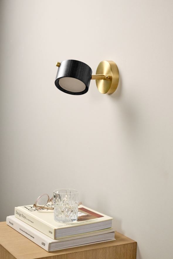 Seinavalgusti must - 2