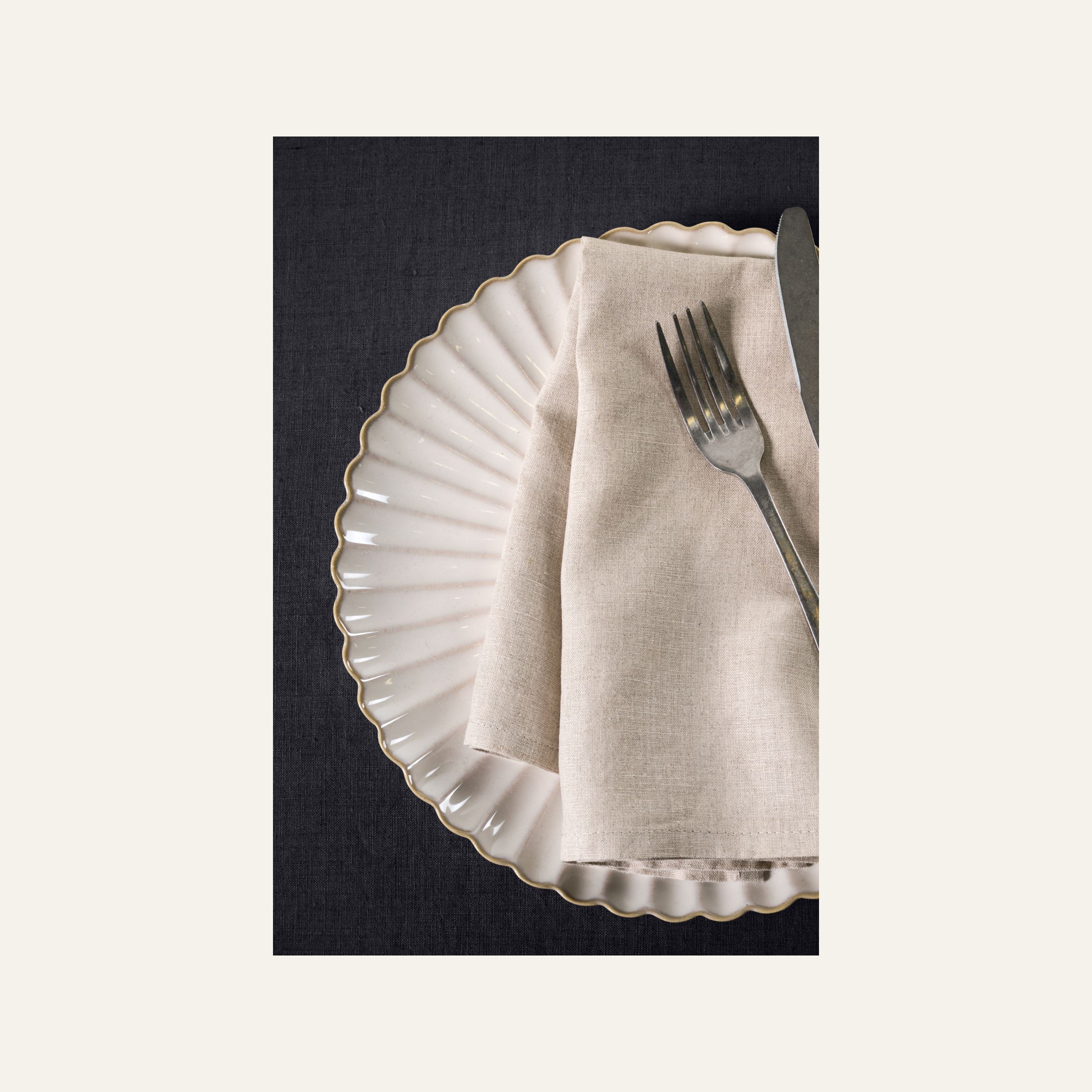 Linane laudlina must - 2