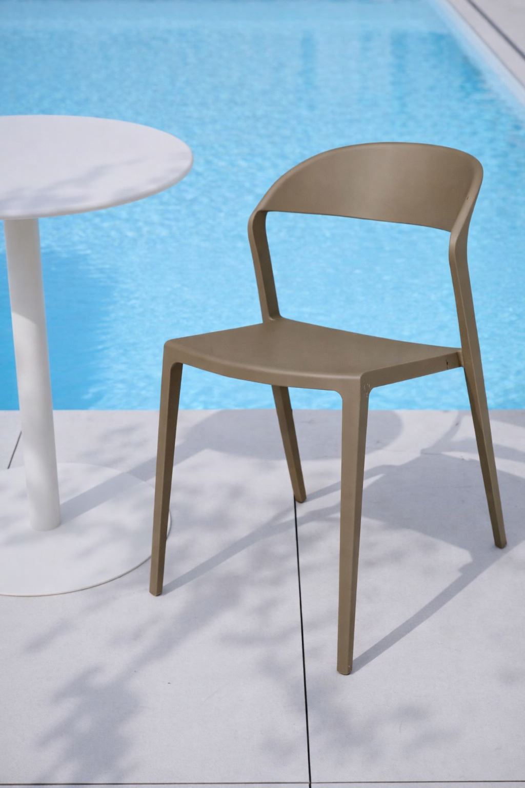 Aiatool tume beež - 3