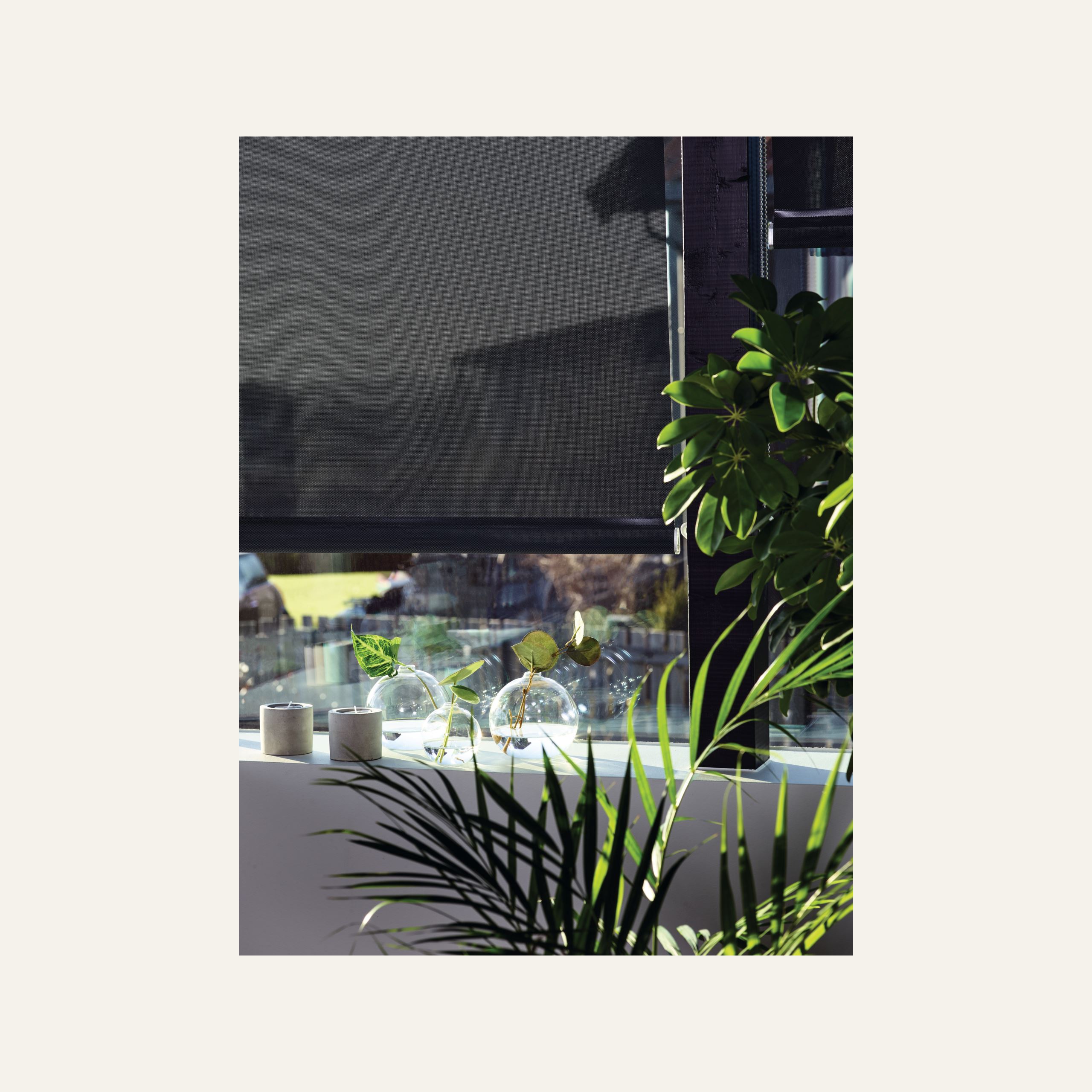 Ekraan rulookardin tumehall - 2